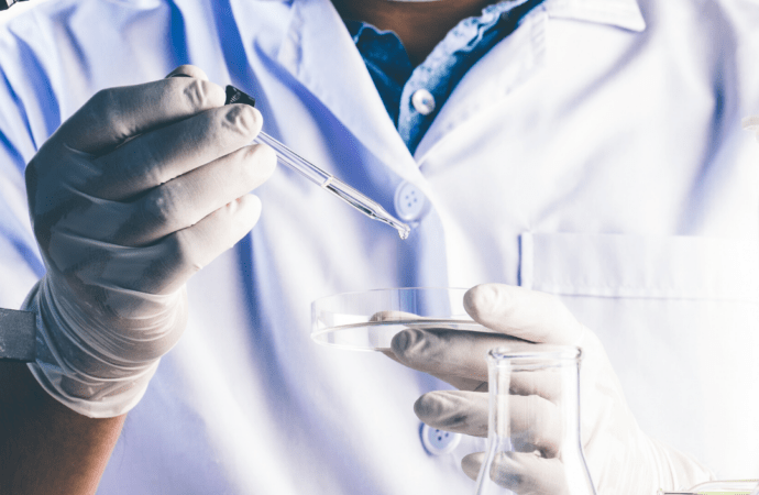 Κορoνοϊός φάρμακο : Οι καθηγητές Γιαμαρέλλος και Γώγος ανακάλυψαν άμεση αγωγή θεραπείας δέκα ημερών