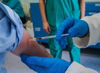 Επιπλέον 144 εμβολιαστικά κέντρα μπαίνουν από σήμερα στη «μάχη» του εμβολιασμού