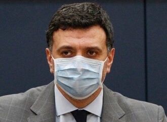 Β. Κικίλιας: Μήνα με το μήνα προσμένουμε να αυξάνονται οι ποσότητες των εμβολίων. Ανησυχητικές οι καθυστερήσεις παράδοσης