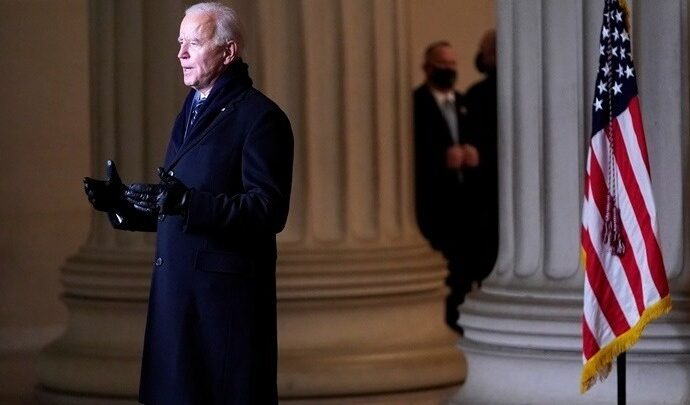 Ο Μπάιντεν καταγράφει ποσοστό δημοτικότητας, το οποίο ποτέ δεν κατάφερε να φτάσει ο Τραμπ