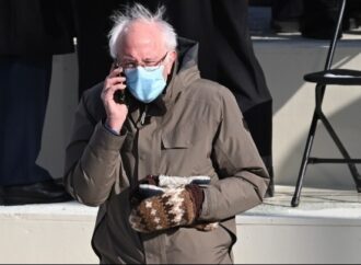 O Σάντερς συγκέντρωσε 1,8 εκατ. δολάρια για άπορους από τη φωτογραφία με τα γάντια