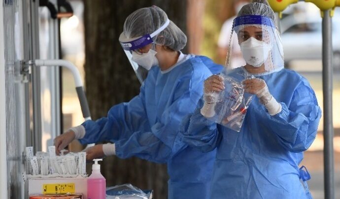 ΕΕ: Άμεση δράση από την Κομισιόν για τις μεταλλάξεις της COVID-19