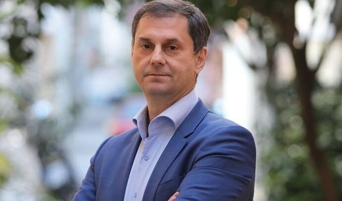 Χ. Θεοχάρης στους FT: Η ΕΕ πρέπει να «κινηθεί ταχύτερα» στο ζήτημα των διαβατηρίων εμβολιασμού