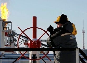 Το βαρέλι του πετρελαίου Brent ξεπέρασε το φράγμα των 70 δολ., για 1η φορά από τον Μάιο του 2019