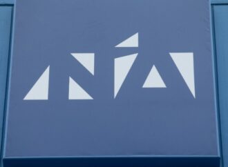 ΝΔ: H ταύτιση του ΣΥΡΙΖΑ με τον κ.Βαξεβάνη δεν κρύβεται πλέον