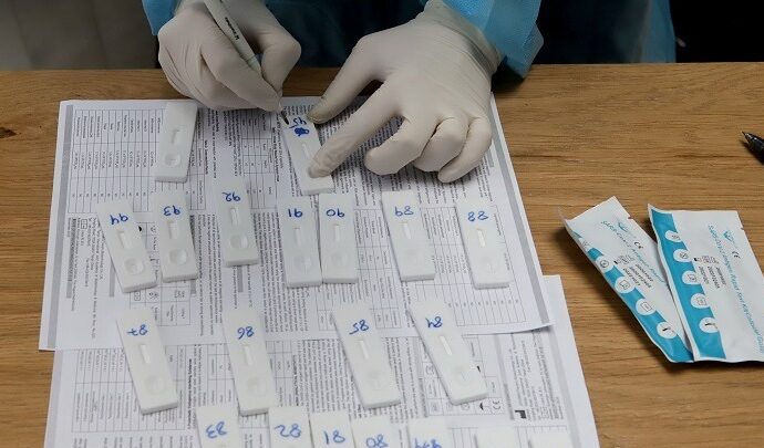 Κορονοϊός-Ελλάδα: 1.707 νέα κρούσματα, 681 διασωληνωμένοι, 69 θάνατοι