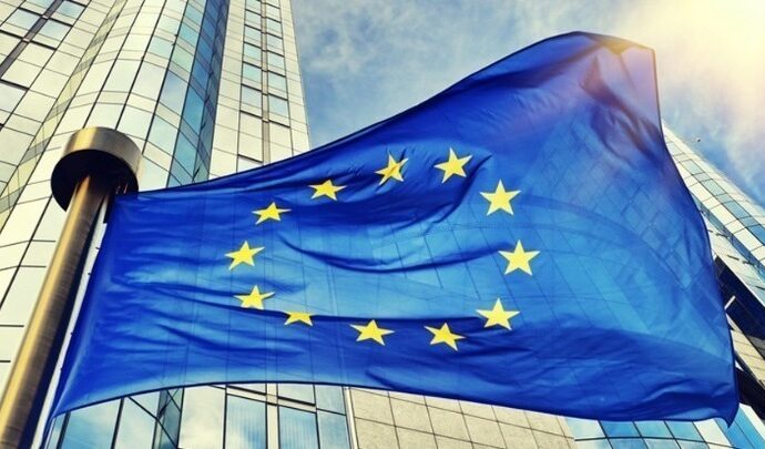 Συμφωνία των 27 να επιτρέψουν την είσοδο στην ΕΕ σε ταξιδιώτες από τρίτες χώρες που είναι πλήρως εμβολιασμένοι