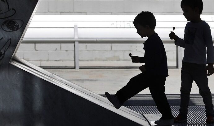 Βουλή-Συνεπιμέλεια: Στο επίκεντρο η από κοινού και εξίσου γονική μέριμνα