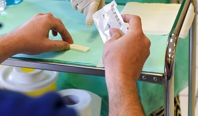 Επέκταση των self tests στο σύνολο των εργαζομένων του Δημοσίου -Τι ισχύει για τον ιδιωτικό τομέα