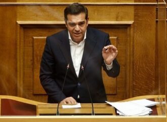 Αλ. Τσίπρας: Πάρτε πίσω την «αθλιότητα» που αφήνει 30.000 μαθητές εκτός ΑΕΙ