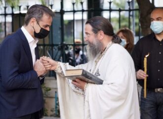 Ο πρωθυπουργός παρακολούθησε την Ακολουθία του Επιταφίου στο Ναό του Ιπποκράτειου Νοσοκομείου