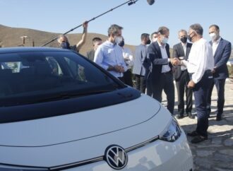 Der Spiegel: Η Αστυπάλαια θα γίνει εργαστήριο για την πράσινη ηλεκτρική ενέργεια, με τη βοήθεια της VW και της κυβέρνησης