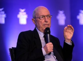 Ο Κώστας Σημίτης έλυσε τη σιωπή του μετά την προφυλάκιση Παπαντωνίου