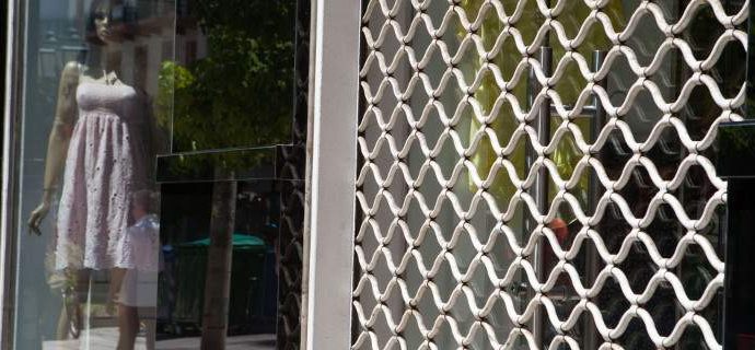 Η ΕΣΕΕ ζητά χορήγηση επιδόματος για άνεργους εμπόρους