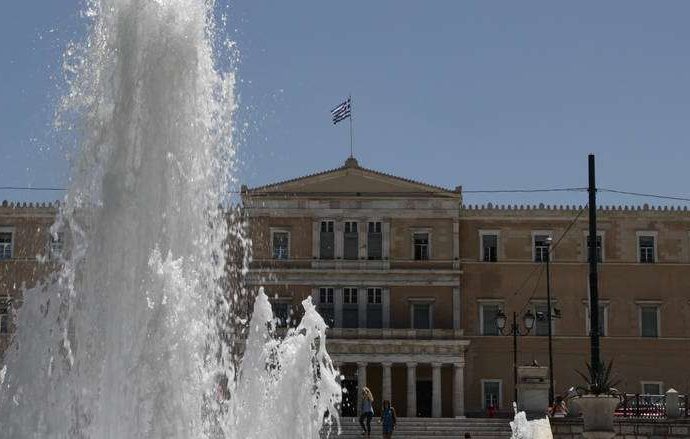 Η ρευστοποίηση των κοινοβουλευτικών ομάδων και ο νέος διπολισμός