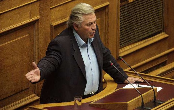 Παραιτήθηκε από βουλευτής ο Θ. Παπαχριστόπουλος