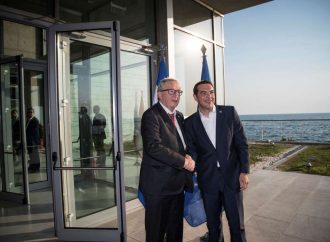 Politico για Πρέσπες: Ο Τσίπρας ξεπληρώνει τους δανειστές για το 2015