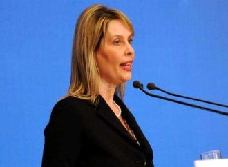 Παραιτήθηκε η Παπακώστα λόγω απειλών- Δεν έγινε δεκτή από Τσίπρα