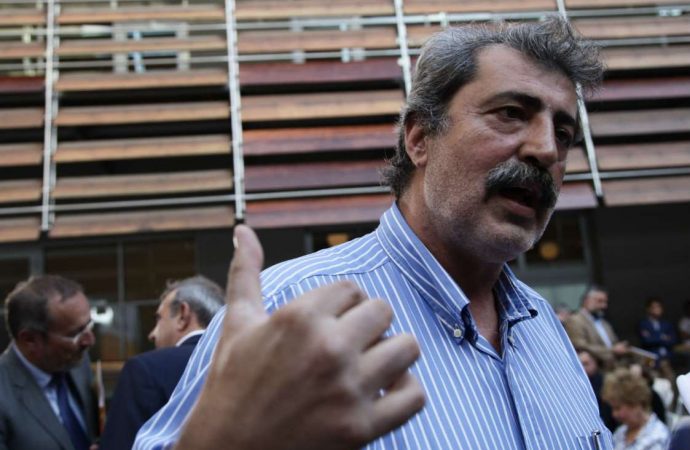 Πολάκης προς ΕΦΣΥΝ: Άκου μπουρδοδημοσιογράφε