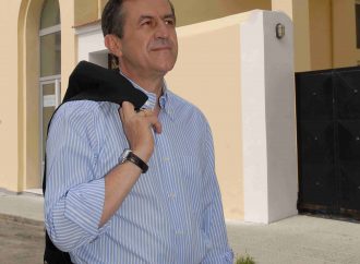 Μαζεύουν υπογραφές για να πάει ο Νικολόπουλος για Δήμαρχος Πατρέων και εκείνος απαντά: Αφουγκράζομαι τις αντιδράσεις και έγκαιρα θα πράξω αναλόγως!