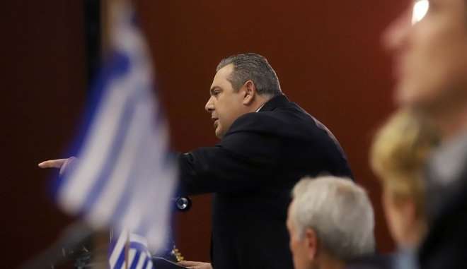 Σε δύσκολη θέση ο Καμμένος μετά το “ναι” της Βουλής των Σκοπίων στη συμφωνία των Πρεσπών