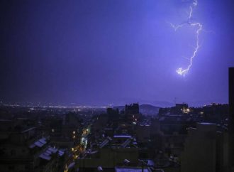 Καιρός: Ραγδαία επιδείνωση τις επόμενες ώρες – Πού αναμένονται καταιγίδες και χαλάζι