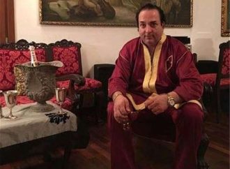 Ο #Ριχάρδος «γκρέμισε» το Twitter: «Στην κατοχή του βρέθηκε και ο χρυσός αιώνας του Περικλή»