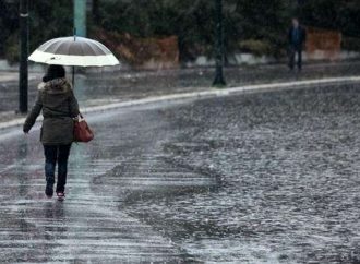 Πλημμύρες σε Πρέβεζα-Ιωάννινα, χιονοπτώσεις στη δυτική Μακεδονία