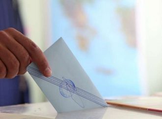 Δέκα μονάδες μπροστά η ΝΔ σε δύο δημοσκοπήσεις