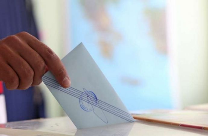 Δέκα μονάδες μπροστά η ΝΔ σε δύο δημοσκοπήσεις