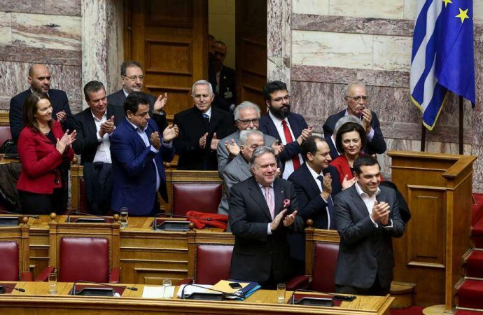 Πύρρειος νίκη για τον Αλ. Τσίπρα