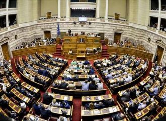 Τι ανταλλάγματα θα πάρουν οι έξι βουλευτές που θα στηρίξουν τη νέα κυβερνητική πλειοψηφία