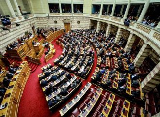 Τρεις κηδείες και ένας γάμος στο πολιτικό σκηνικό της χώρας