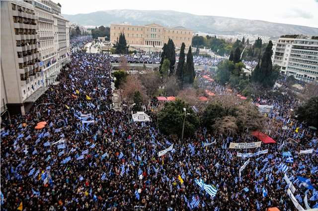 Ξένα ΜΜΕ για το συλλαλητήριο: Η ηχηρή οργή του λαού και η πολιτική καταιγίδα για τον Τσίπρα