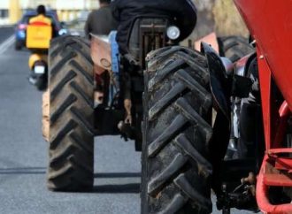 Ενισχύονται τα μπλόκα των αγροτών