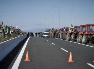Μπλόκα αγροτών: Κρίσιμη σύσκεψη στη Νίκαια