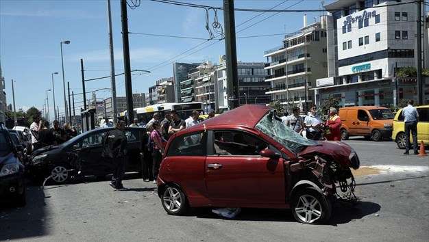 Δεκαεννέα νεκροί σε τροχαία στην Αττική τον Ιανουάριο
