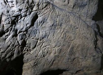 Η πύλη της κολάσεως; Το σπήλαιο με τα μυστηριώδη σκαλίσματα