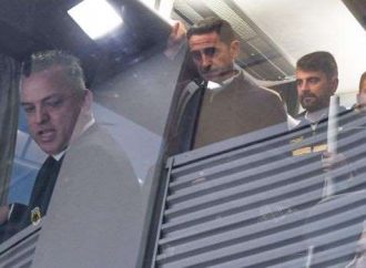 Ολυμπιακός – ΑΕΚ: Ένταση Καραπαπά – Δημητριάδη