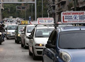 Σε ομηρία οι οδηγοί άνω των 74 ετών