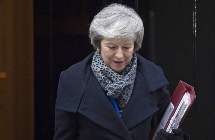 Brexit: Ανάσα ανακούφισης από τη Τερέζα Μέι – Κέρδισε την ψήφο εμπιστοσύνης