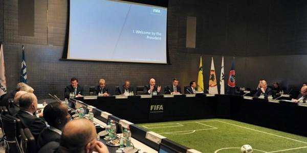 Απειλές FIFA στον Κοντονή