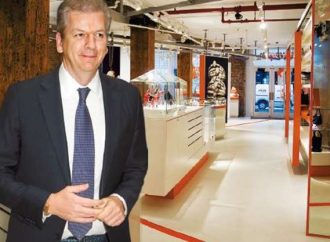 Folli Follie: Σε κλοιό πιστωτών η οικογένεια Κουτσολιούτσου
