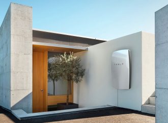 H Tesla δημιουργεί οικιακό δίκτυο φωτοβολταϊκών στην Αυστραλία