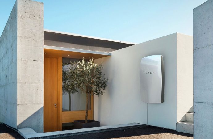 H Tesla δημιουργεί οικιακό δίκτυο φωτοβολταϊκών στην Αυστραλία