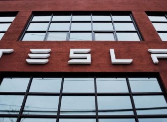 WSJ: Η Tesla εξετάζει το ενδεχόμενο κατασκευής «Gigafactory» στην Ευρώπη