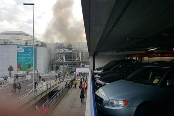 Τρόμος στο Βέλγιο: Πολύνεκρες εκρήξεις στο αεροδρόμιο των Βρυξελλών