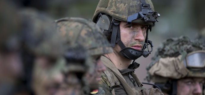 Ο ετεροθαλής αδερφός του Μπάρακ Ομπάμα θα ψηφίσει Τραμπ