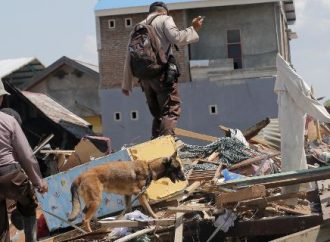 Δίχως τέλος ο θρήνος στην Ινδονησία: Στους 1.407 οι νεκροί -Γεμάτα τα νοσοκομεία [εικόνες]