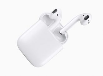 Η Apple σχεδιάζει αναβάθμιση των AirPods με την Siri μέσα στο 2018